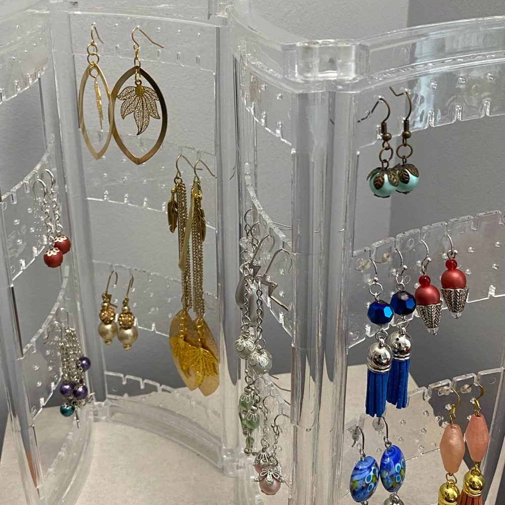ALMOST NEW I used once! Folding jewelry display